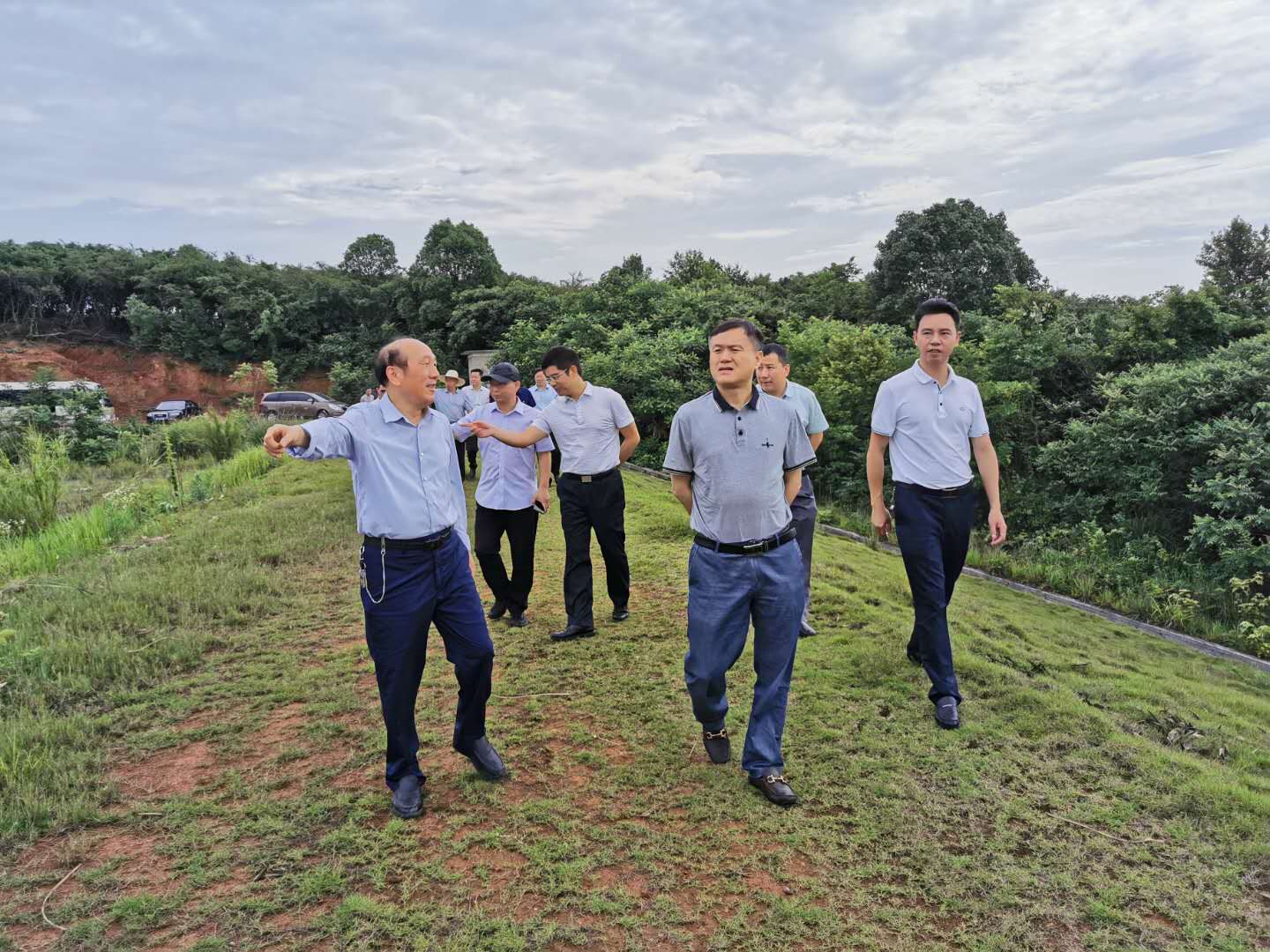 市人大代表调研衡南县生态环境保护工作
