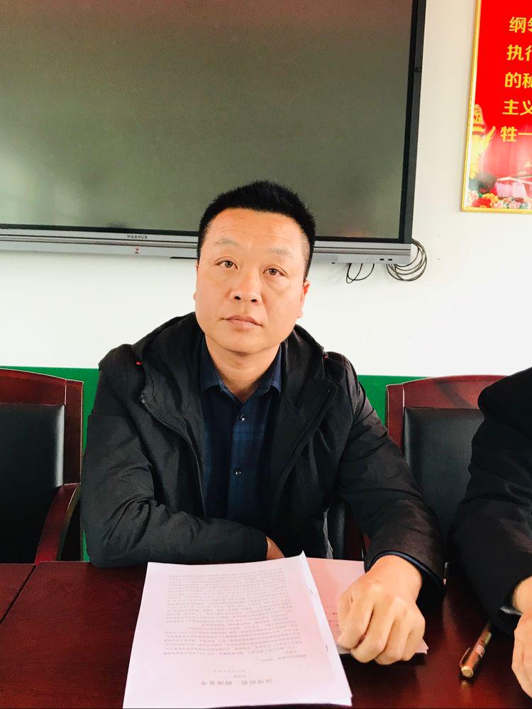 联合学校常务副校长阳四发同志发表以"深度研教,精准备考"为主题的