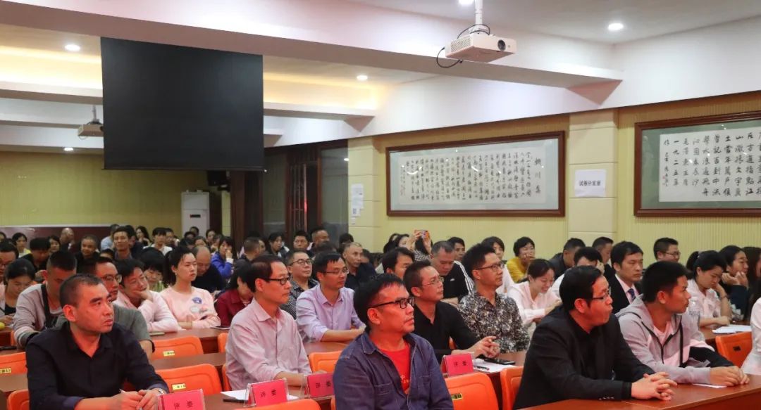 释放青春能量,共筑五中梦想---"我与五中共发展"主题演讲大赛取得圆满